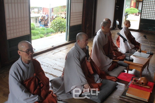 창녕 관룡사, 삼장탱화 점안법회 봉행